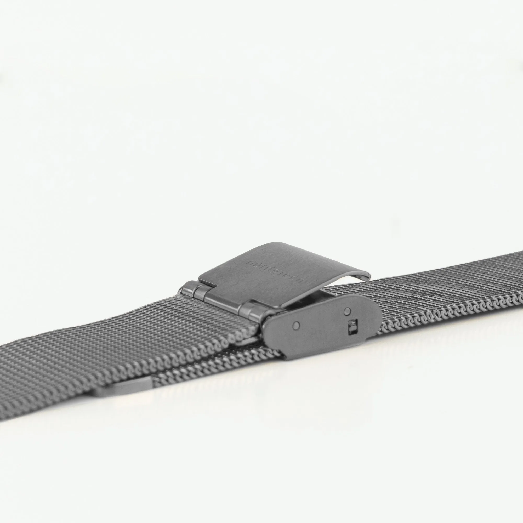 Pioneer | Black Dial - Mesh - Refurbished