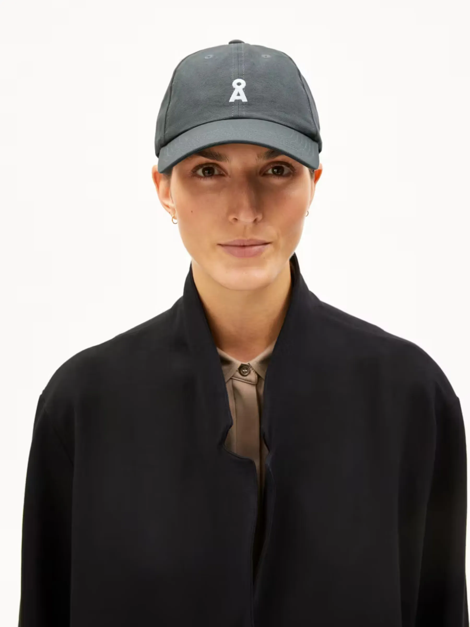 Yenaas Bold Denim Cap dark Grey  | Armedangels